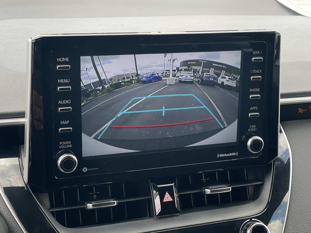Used 2020 White Toyota SE image 15