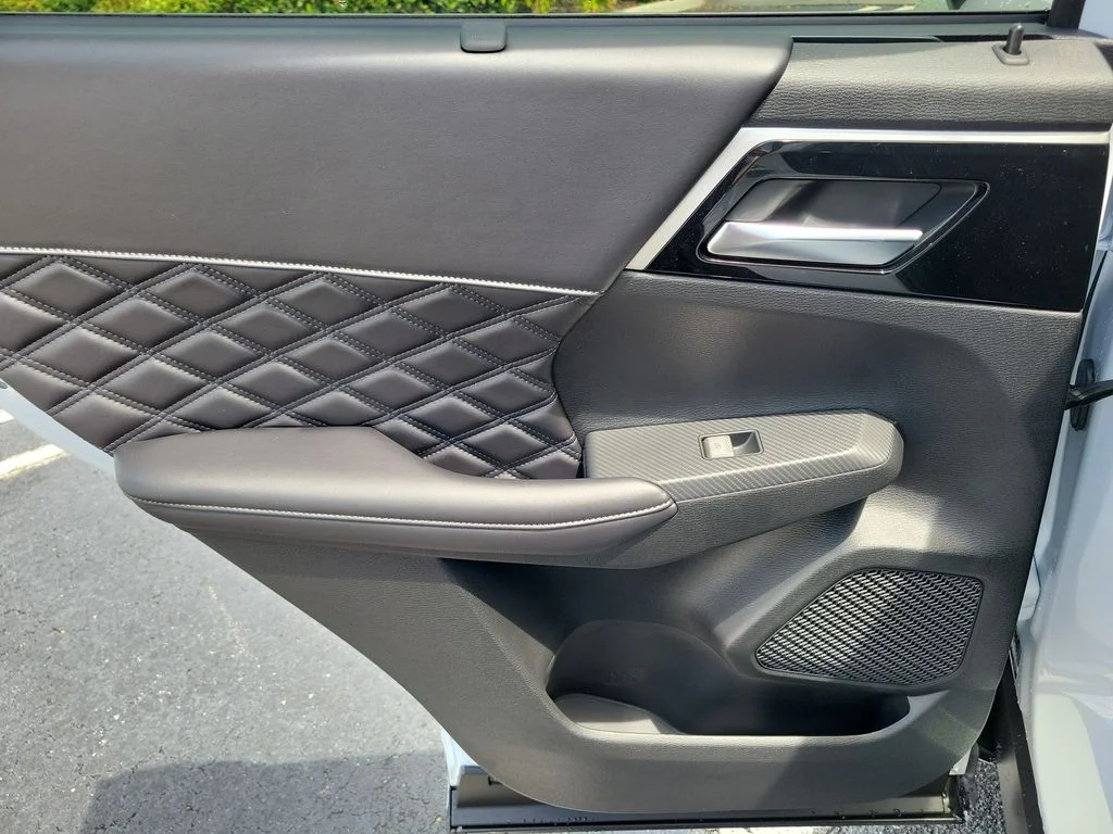 New 2026 White Nissan Platinum image 14
