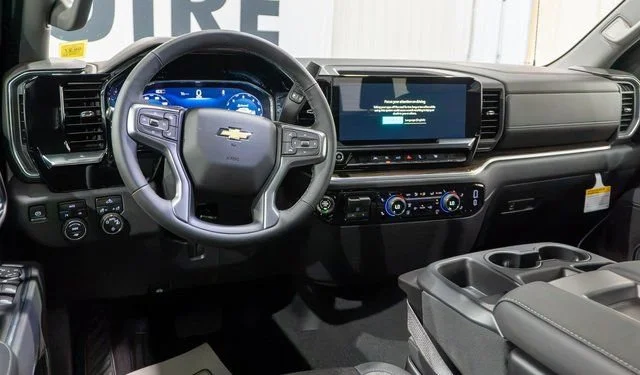 New 2026 Sterling Gray Metallic Chevrolet LT (2FL) image 10