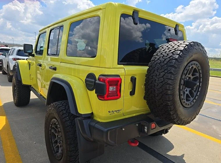 Used 2023 Yellow Jeep Rubicon image 5