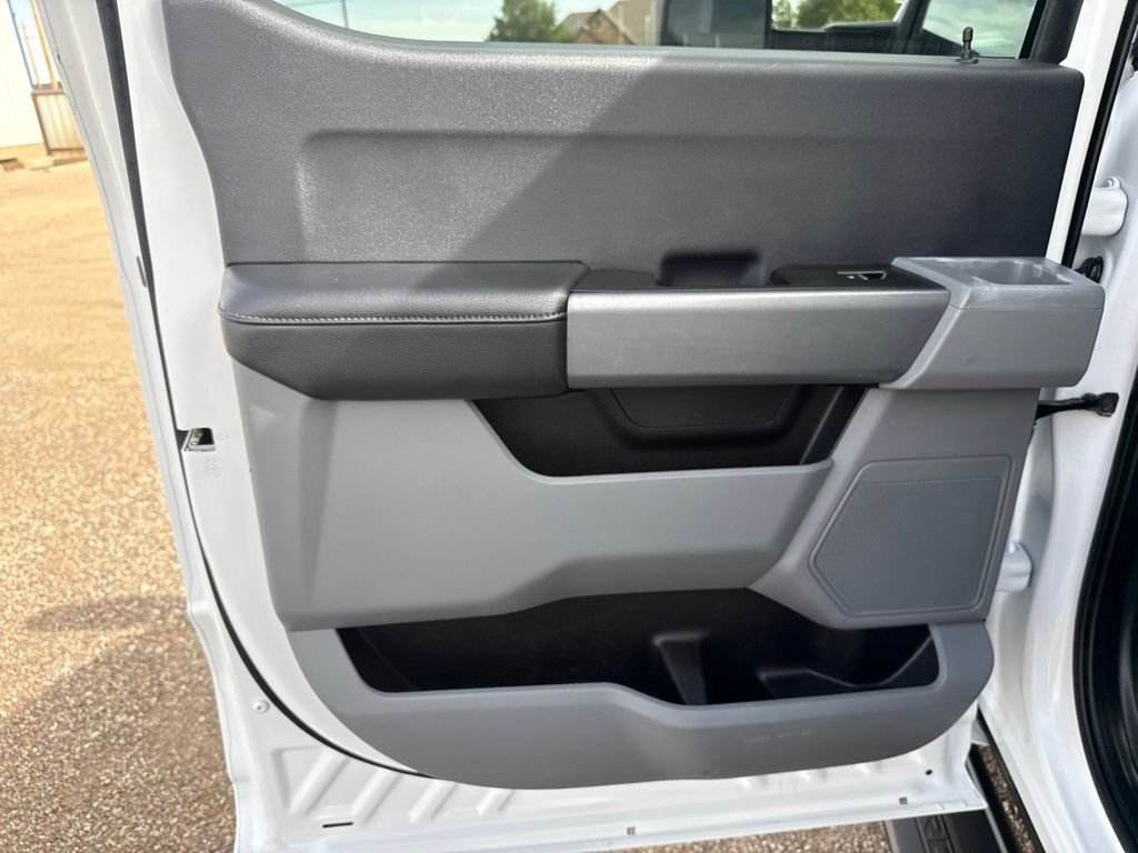 Used 2024 Oxford White Ford XLT image 29