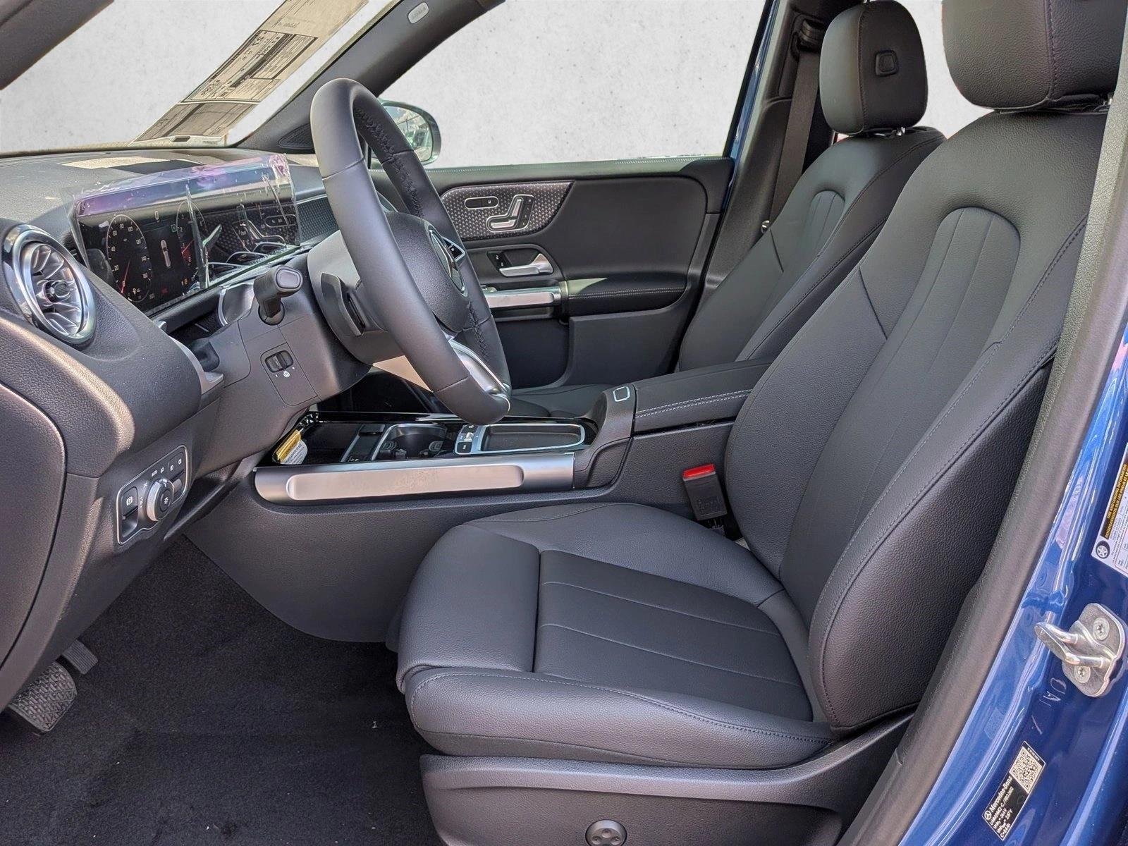 New 2026 Starling Blue Metallic Mercedes-Benz GLB250 image 4