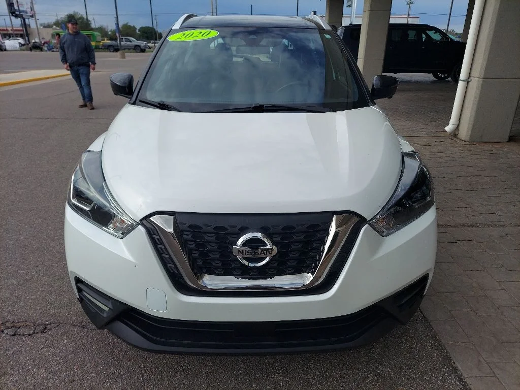 Used 2020 Nissan Kicks SR with VIN 3N1CP5DV7LL554741 for sale in Hutchinson, KS