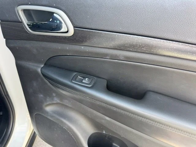 Used 2018 White Jeep Laredo E image 25