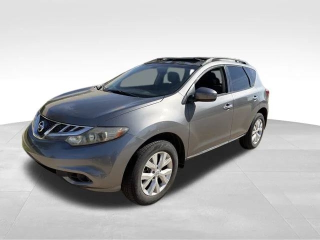 Used 2014 Gray Nissan SL image 8