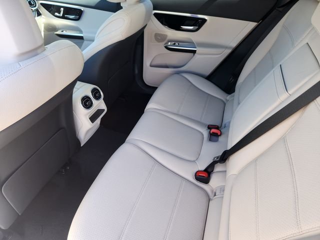 New 2026 Polar White Mercedes-Benz GLC 300 image 12