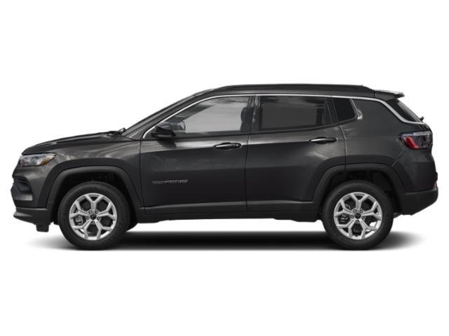 New 2026 Diamond Black Crystal Pearl-Coat Exterior Paint Jeep Limited image 3