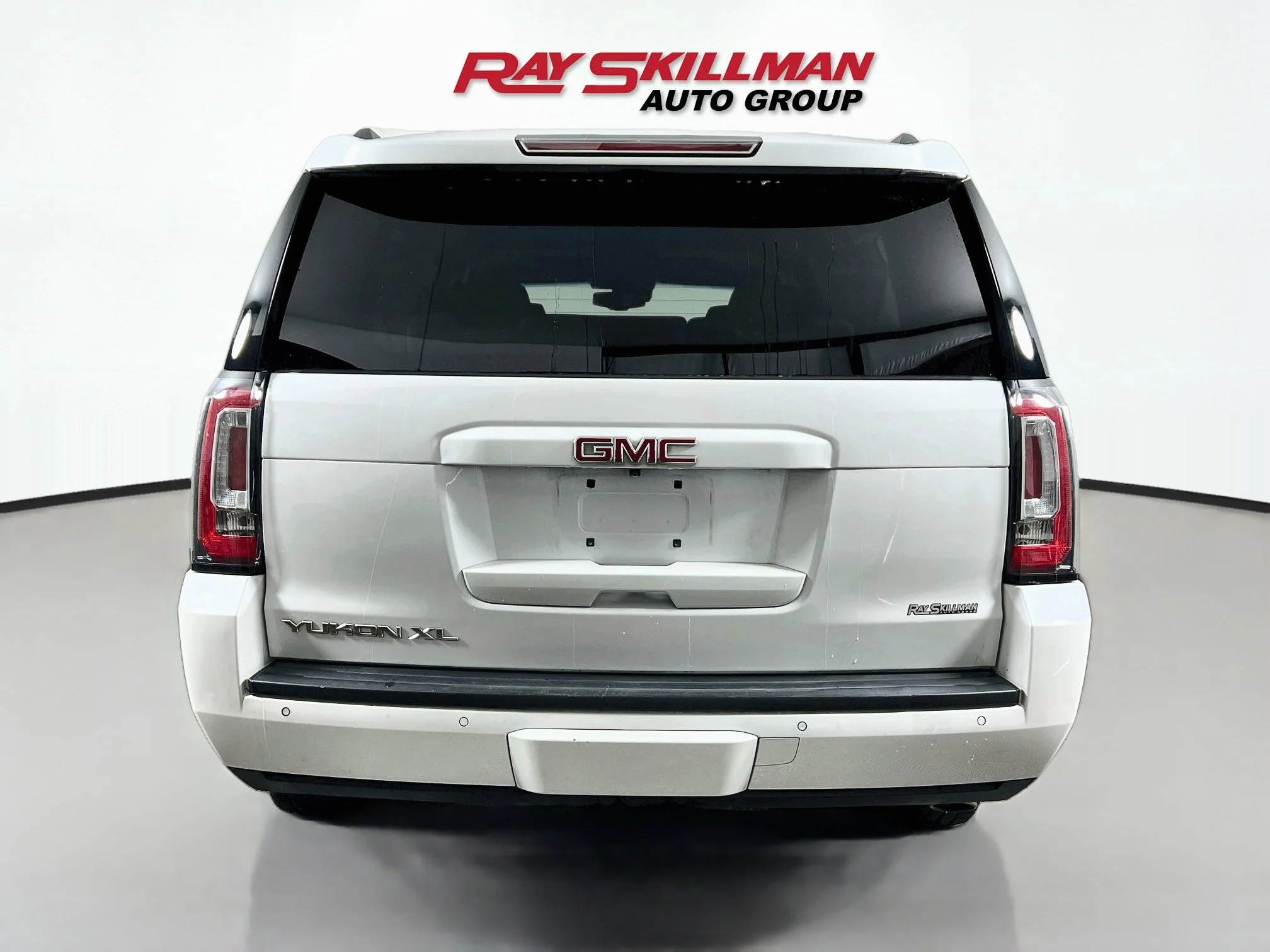 Used 2020 White Frost Tricoat GMC SLT image 6