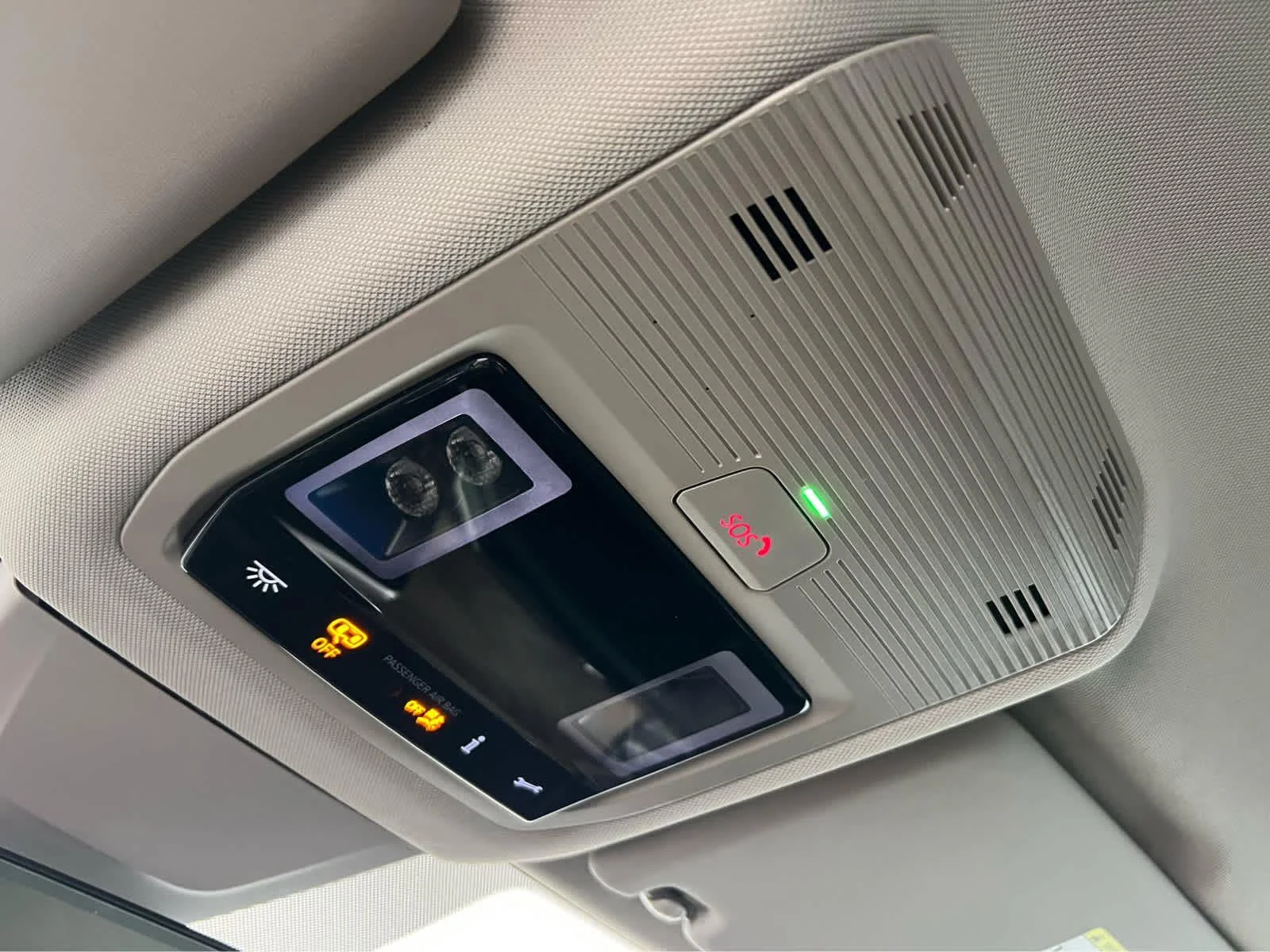 2025 Volkswagen Atlas SE w/Tech - Photo 20