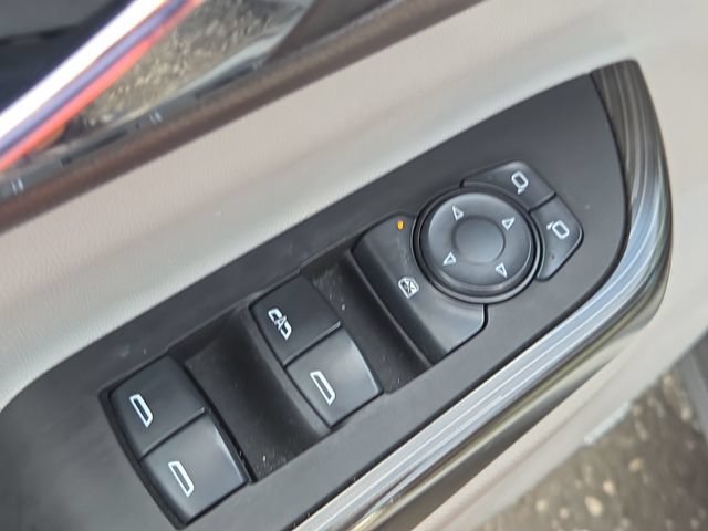 Used 2017 WHITE FROST TRICOAT GMC SLT image 24