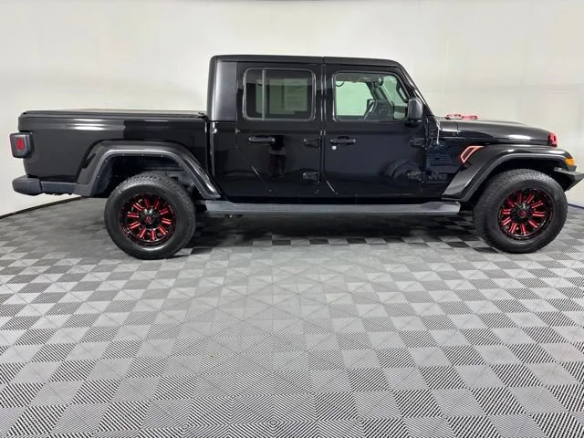 Used 2022 Black Jeep Altitude image 38