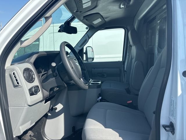 New 2026 Oxford White Ford E-350 SRW image 12