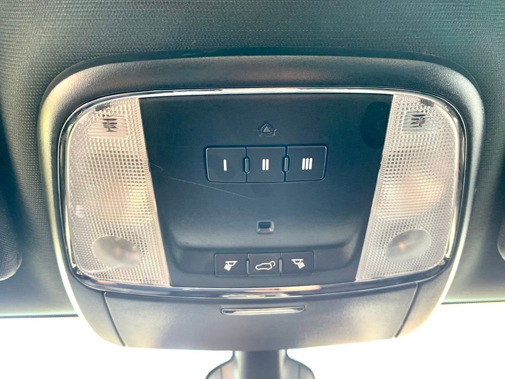 Used 2019 Black Jeep Limited image 38