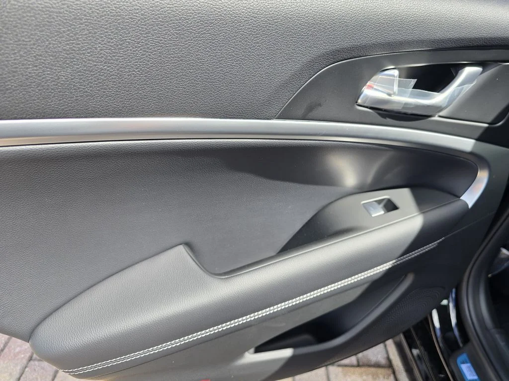 New 2026 Black Genesis 2.5T image 12