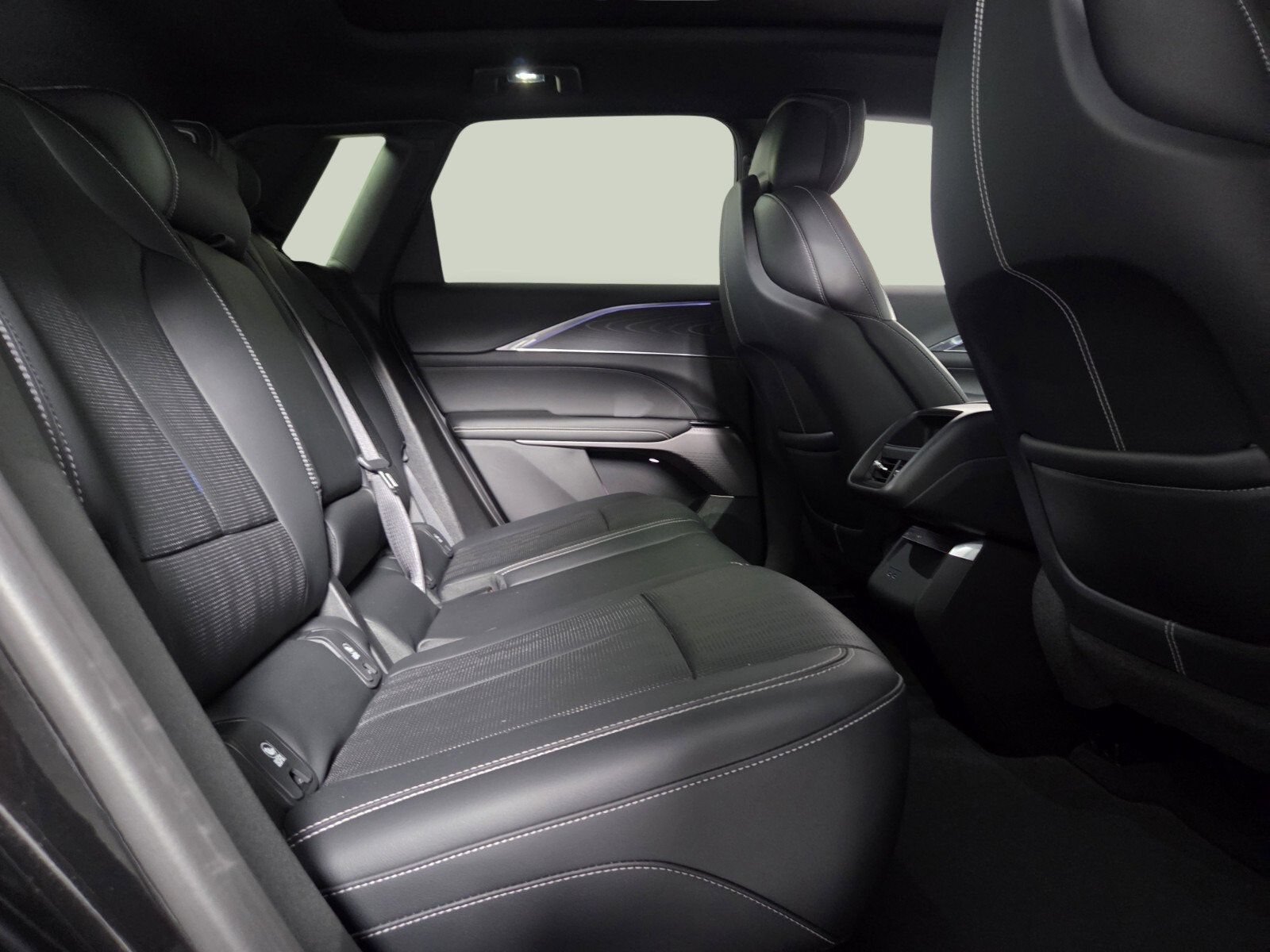2024 Cadillac LYRIQ Luxury 1 - Photo 15
