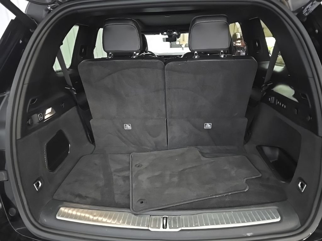 Used 2021 Black Jeep Overland image 12