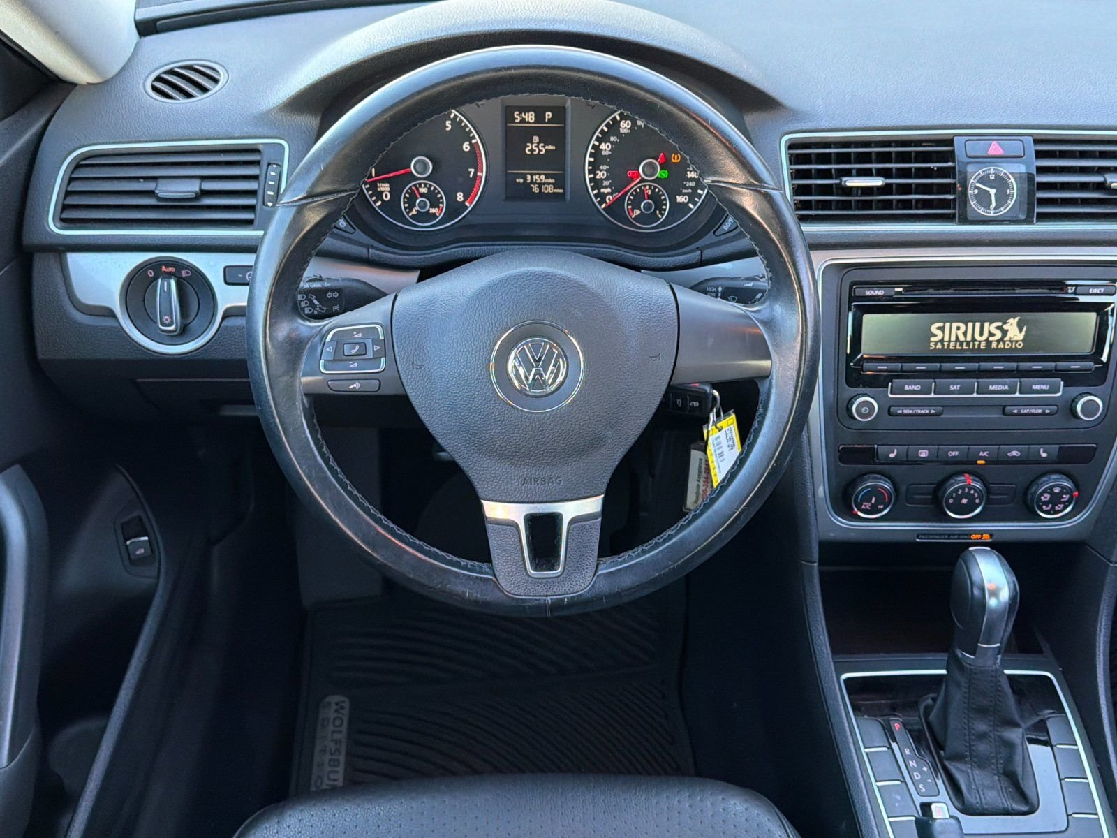 Used 2014  Volkswagen 1.8T Wolfsburg Edition image 13