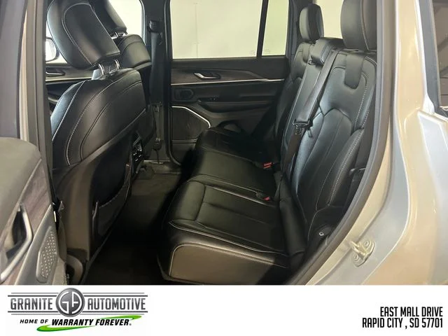 Used 2024 Silver Jeep 4xe image 27