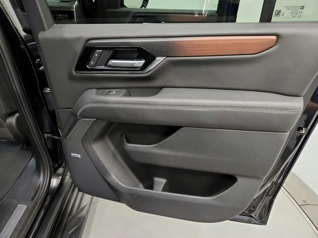 Used 2025 Black GMC Denali image 33