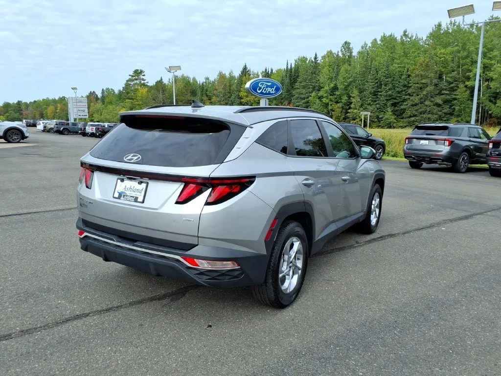 Used 2024 Shimmering Silver Hyundai SEL image 7