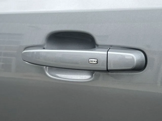 Used 2023 Silver GMC SLT image 43