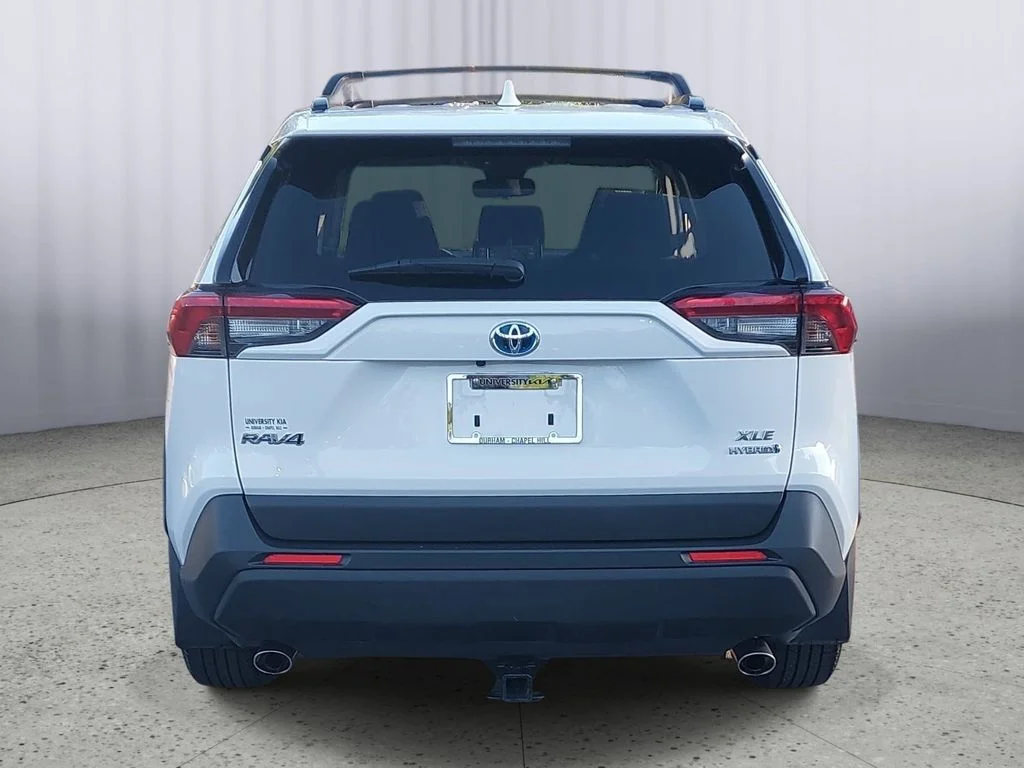 Used 2021 White Toyota XLE image 4