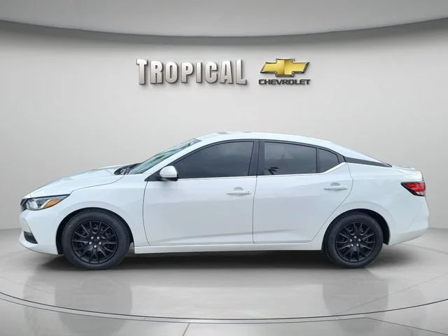 Used 2023  Nissan S image 2