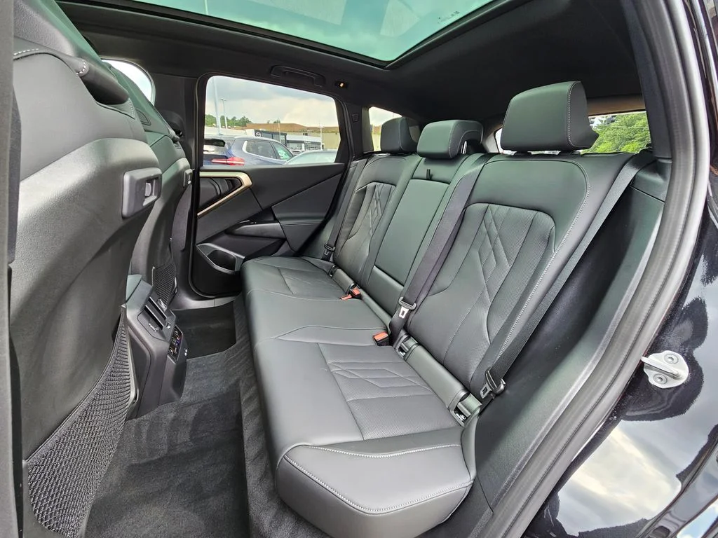 Used 2025 Black Sapphire Metallic BMW 30 xDrive image 19