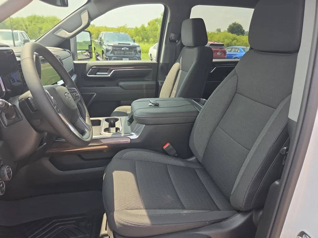 New 2026 Summit White Chevrolet LT image 23