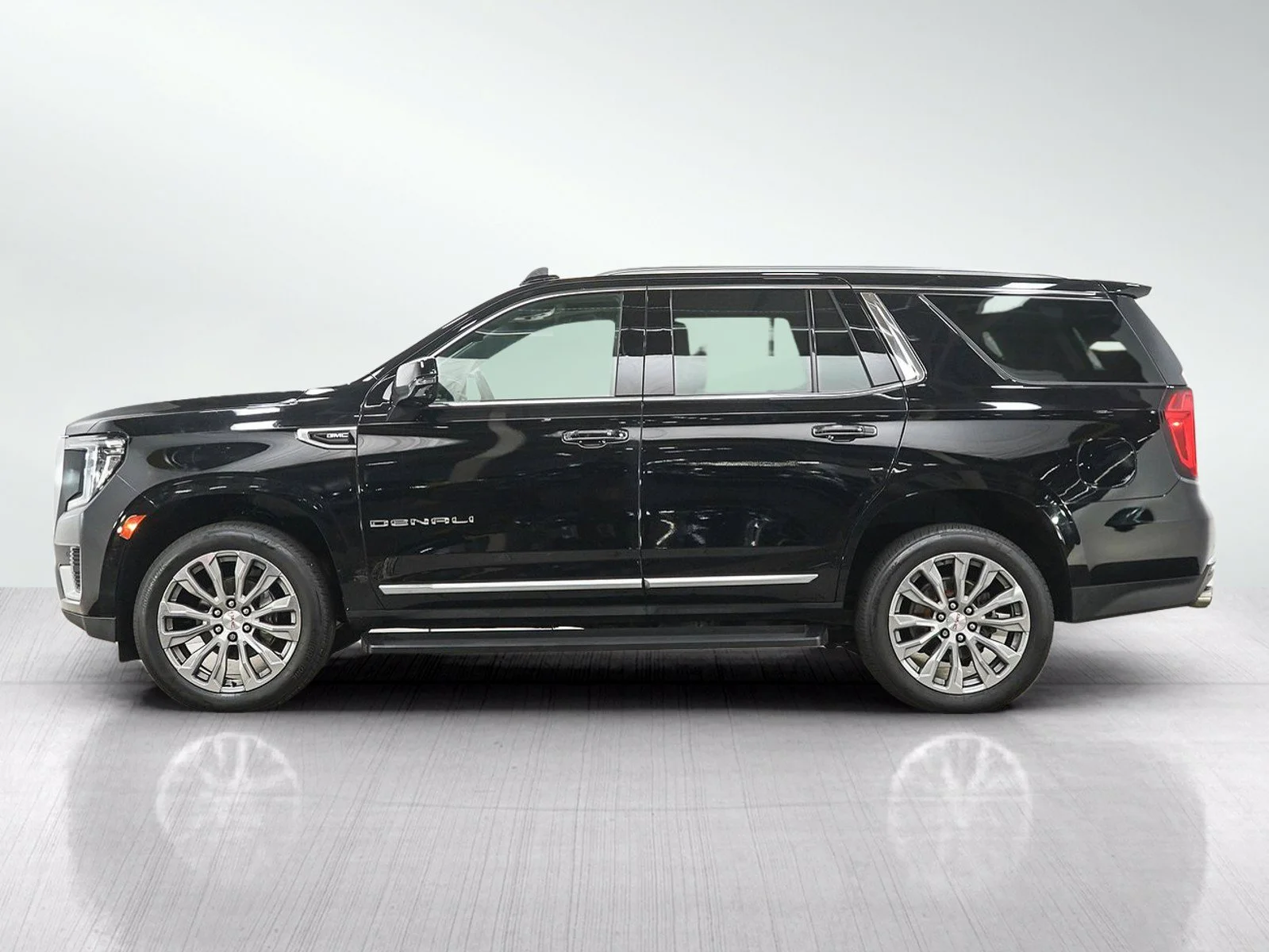 Used 2021 GMC Yukon Denali with VIN 1GKS2DKL4MR179313 for sale in Bloomington, Minnesota
