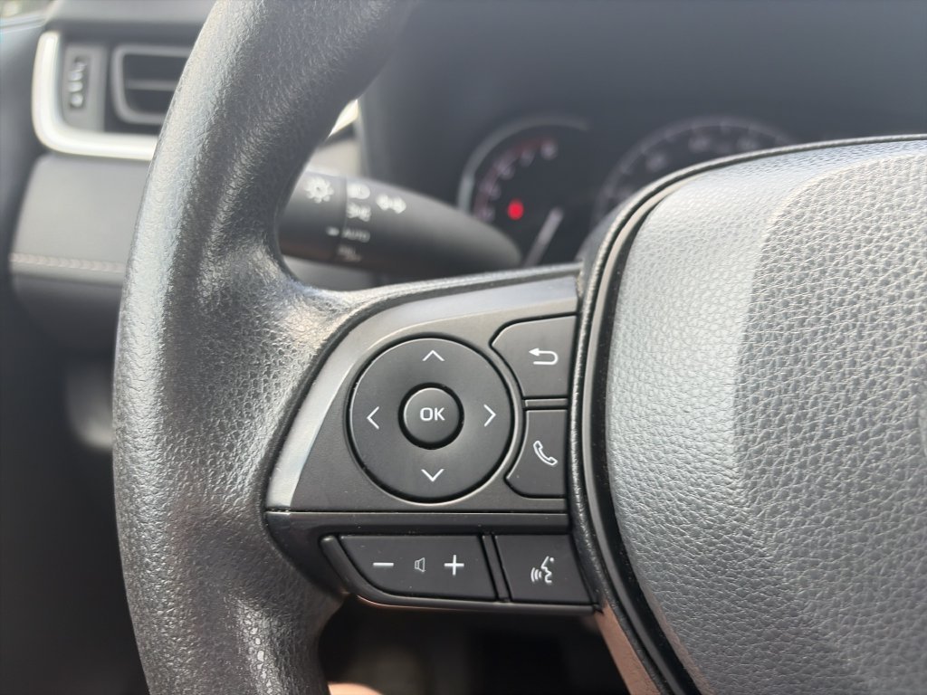 Used 2025  Toyota XLE image 20