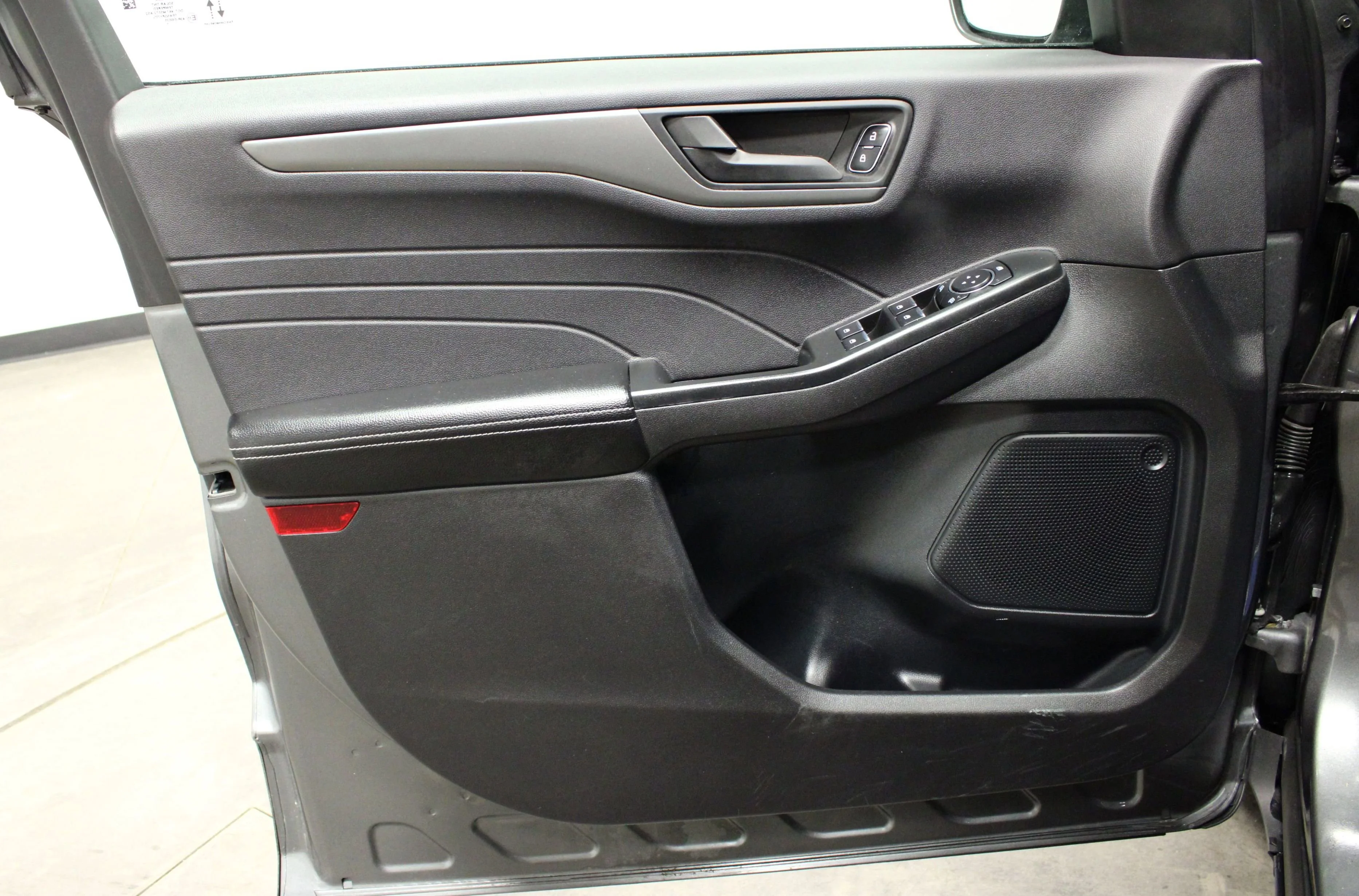 Used 2025 Gray Metallic Ford Active image 17
