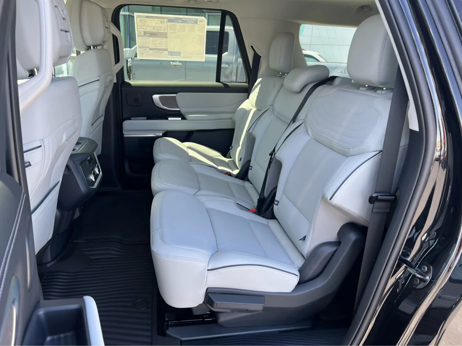 New 2026 Agate Black Metallic Ford MAX Platinum® image 27
