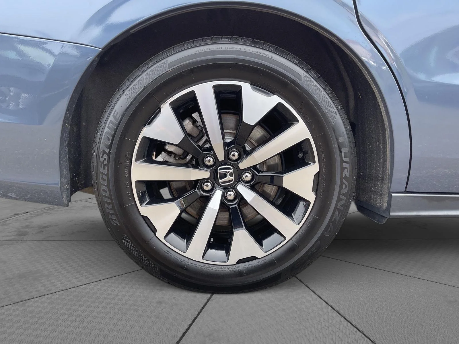 Used 2025 Smoke Blue Pearl Honda EX-L image 26