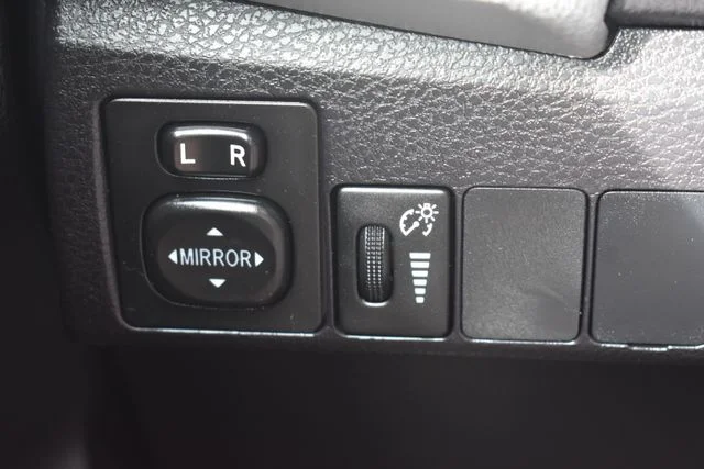 Used 2016 Green Toyota LE Plus image 22