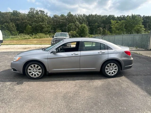 Used 2014 Billet Silver Metallic Clearcoat Chrysler LX image 6