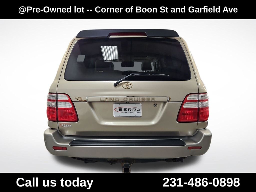 Used 2004  Toyota Base image 4