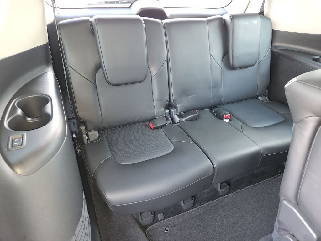 Used 2022 Red Nissan Platinum image 14