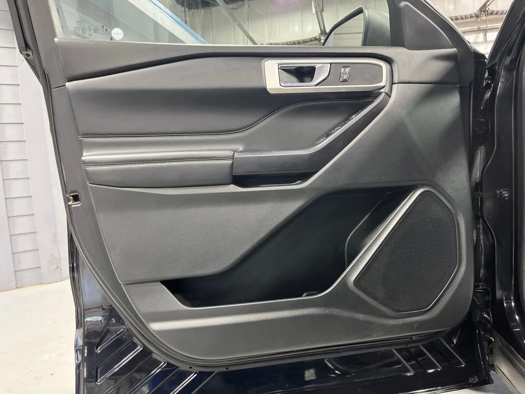Used 2020 Black Metallic Ford XLT image 10