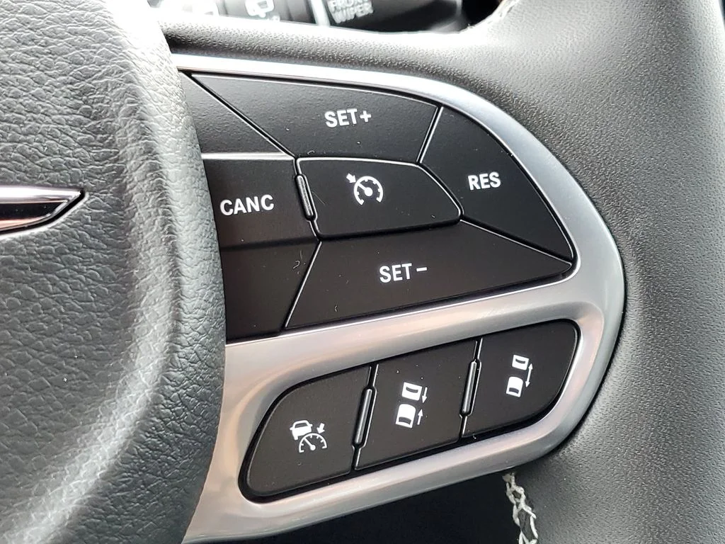 2026 Chrysler Pacifica Select - Photo 15