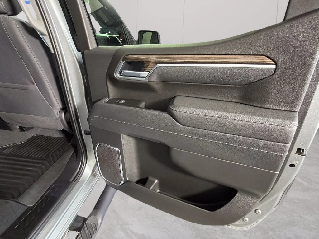 Used 2025 Sterling Gray Metallic Chevrolet RST image 33