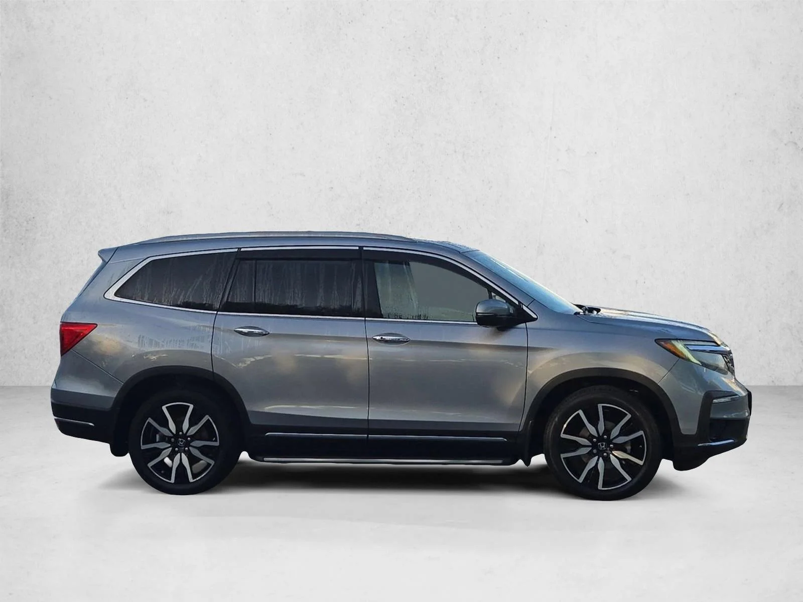 Used 2019 Gray Honda Elite image 4