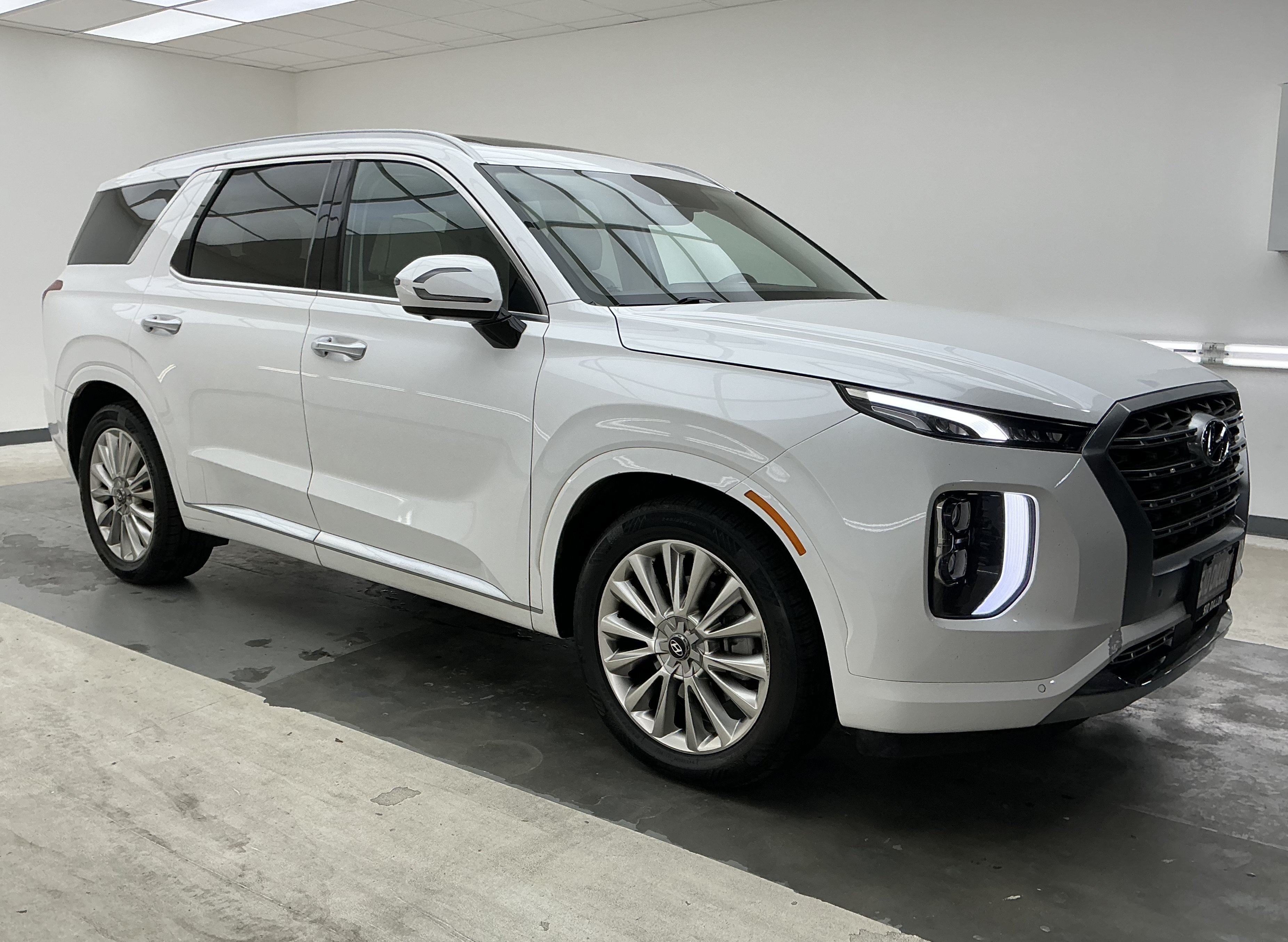 Used 2020 Hyper White Hyundai Limited image 3