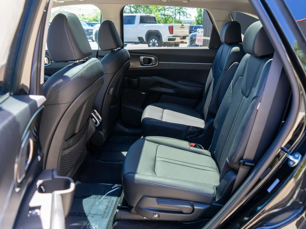 New 2026 Aurora Black Pearl Kia EX image 14
