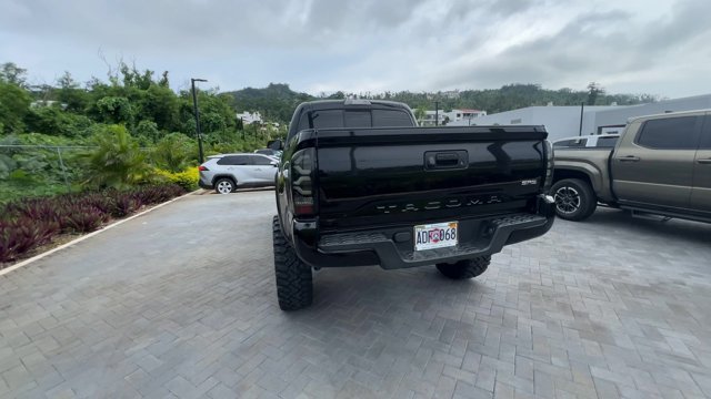 Used 2018  Toyota  image 9
