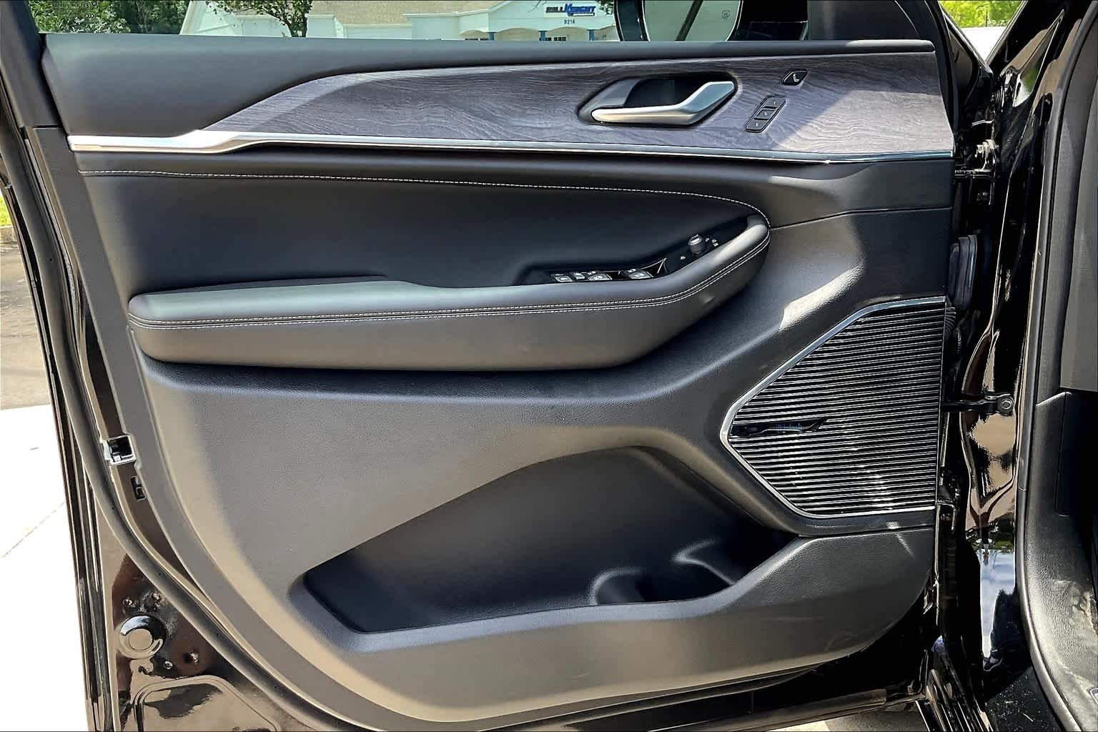 2023 Jeep Grand Cherokee Overland 4xe - Photo 10