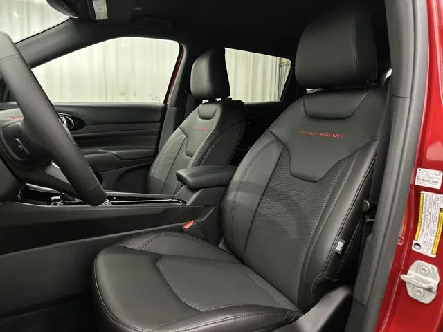 New 2026 Red Hot Pearl-Coat Exterior Paint Jeep Trailhawk image 15
