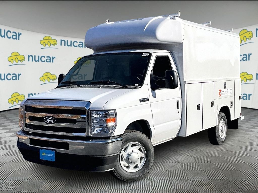 New 2026 Oxford White Ford Base image 4