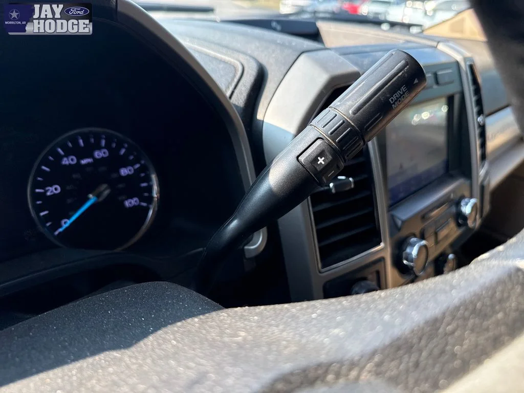 Used 2020 Oxford White Ford Lariat image 29