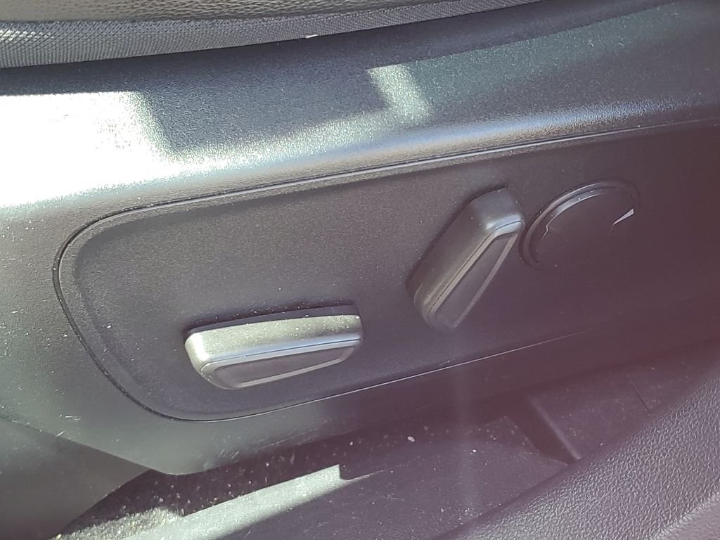 2020 Ford Escape Titanium - Photo 16